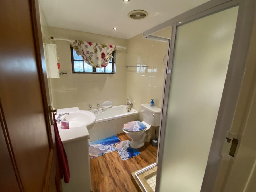 3 Bedroom Property for Sale in Protea Park North West